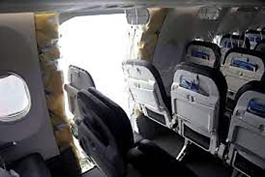 Regulador de EEUU ordena revisin de aviones Boeing MAX 9 tras aterrizaje de emergencia