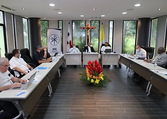 La situación económica, política y la paz serán abordados por obispos panameños