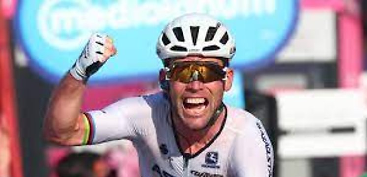 El ciclista británico Mark Cavendish se mantendrá en activo al menos una temporada más